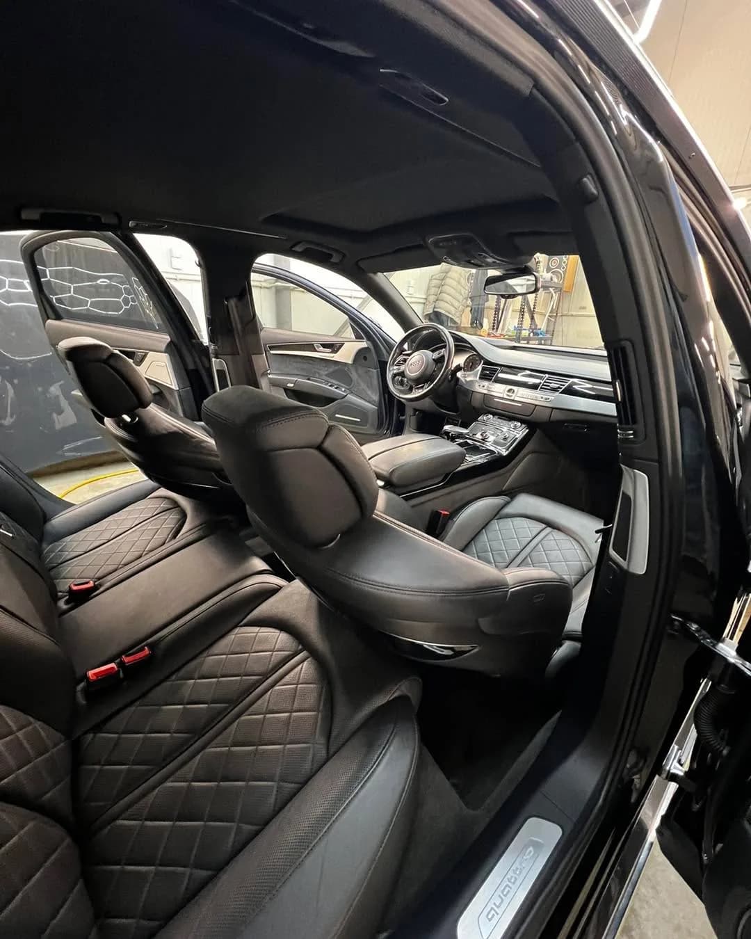 Кадър 2 от 5: Audi S8