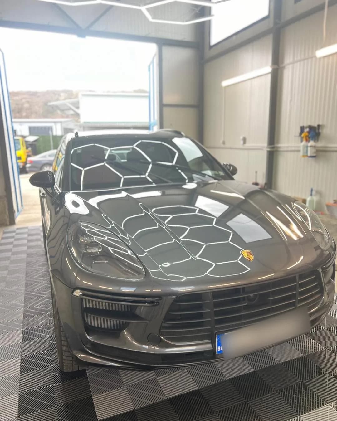 Кадър 2 от 4: Porsche Macan