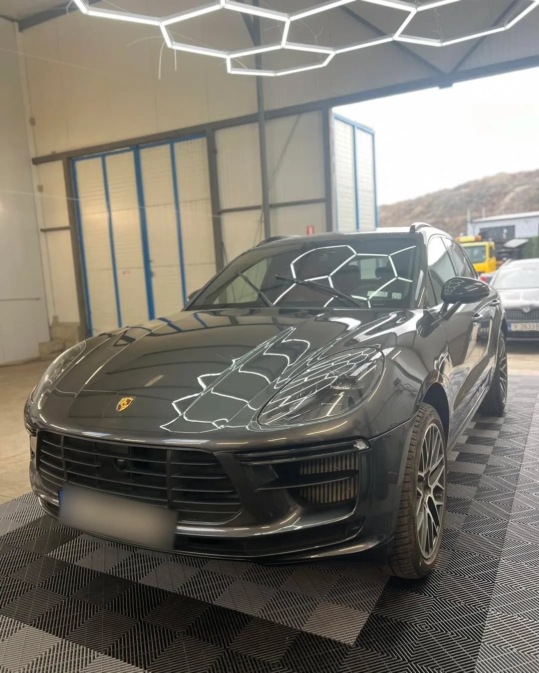 Кадър 3 от 4: Porsche Macan