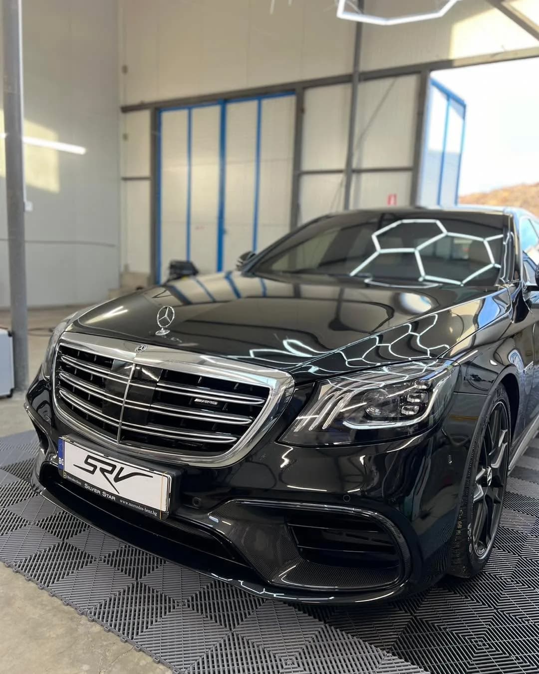 Кадър 5 от 8: Mercedes-Benz с обновен интериор