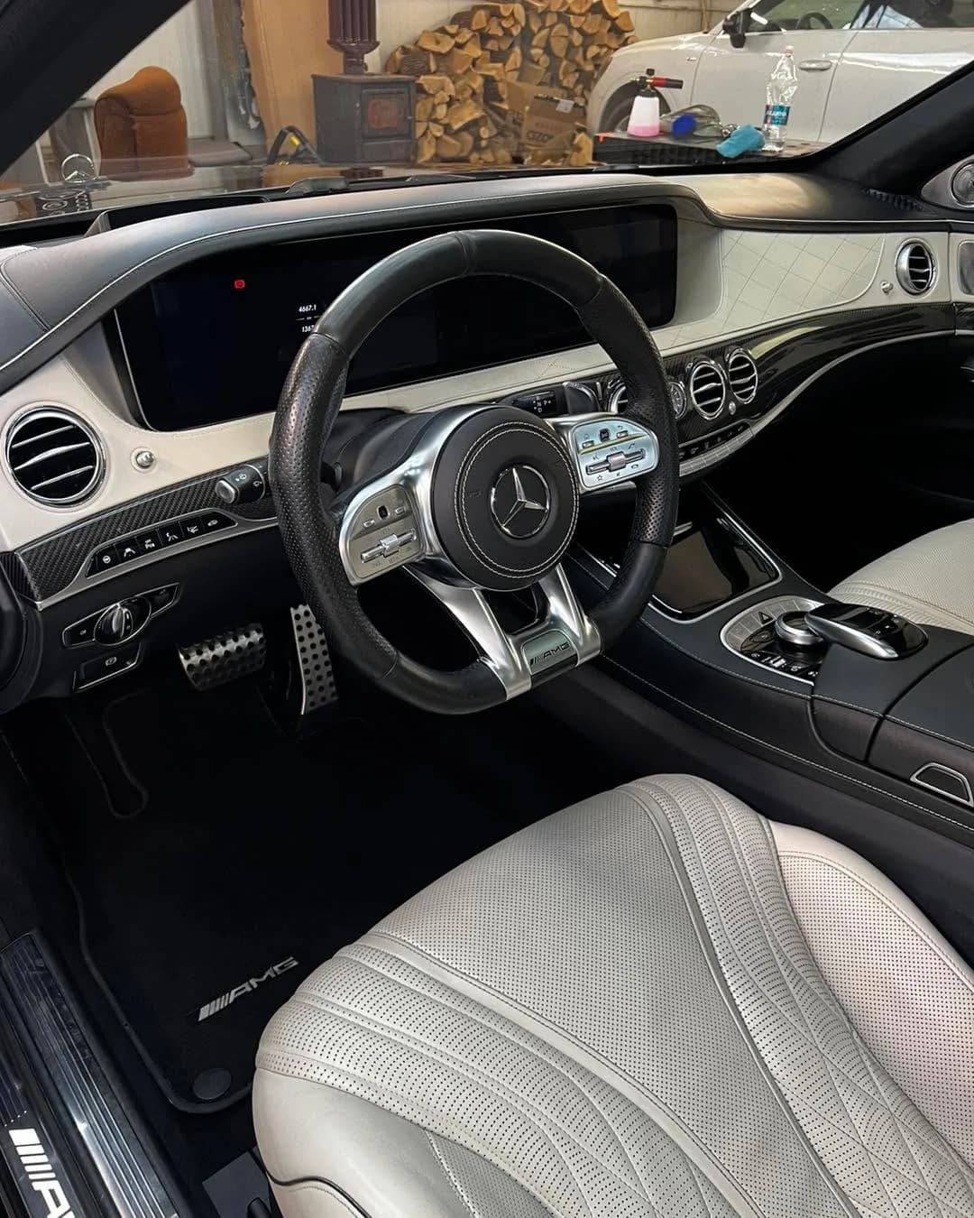 Кадър 3 от 8: Mercedes-Benz с обновен интериор