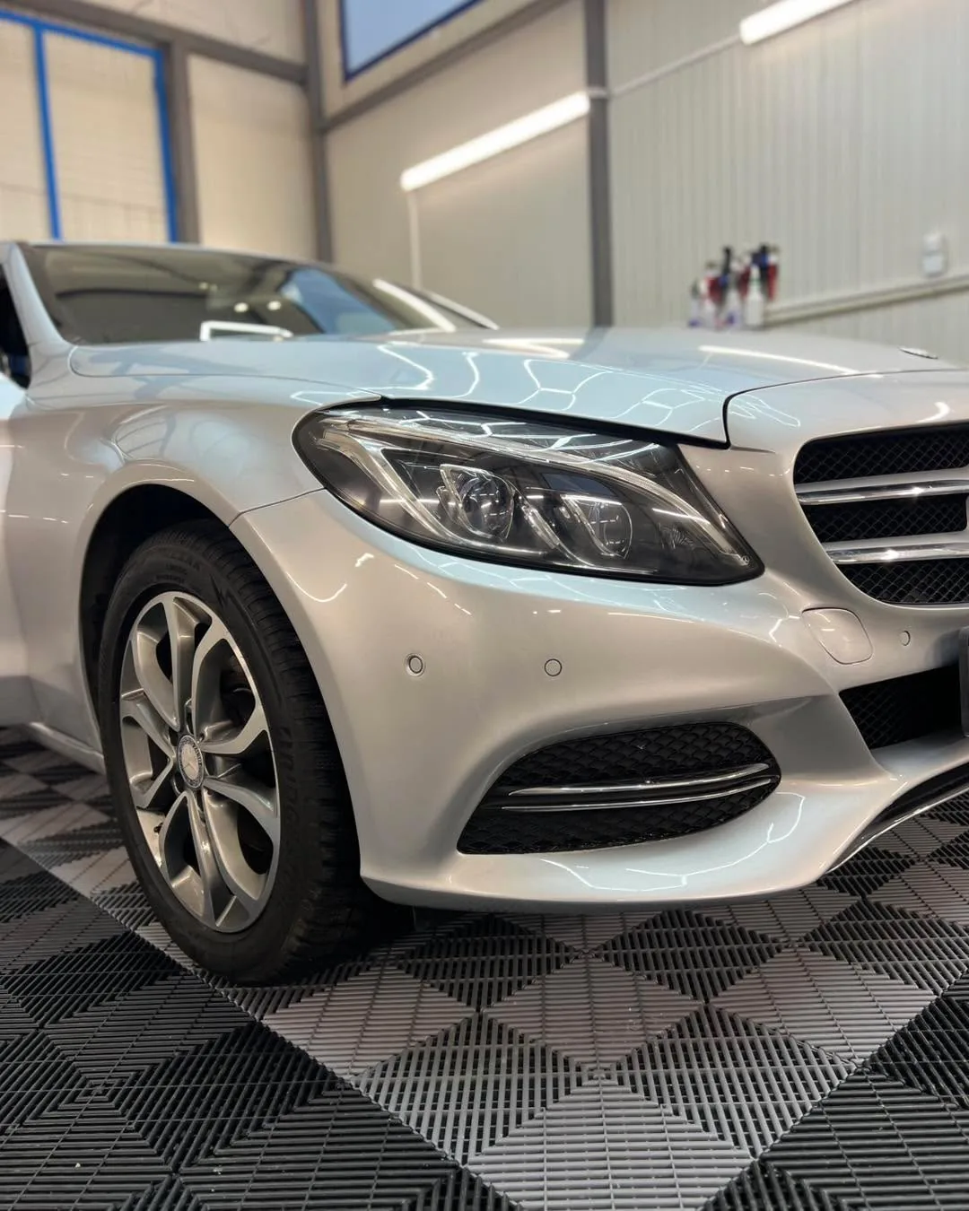 Кадър 4 от 6: Mercedes-Benz C220
