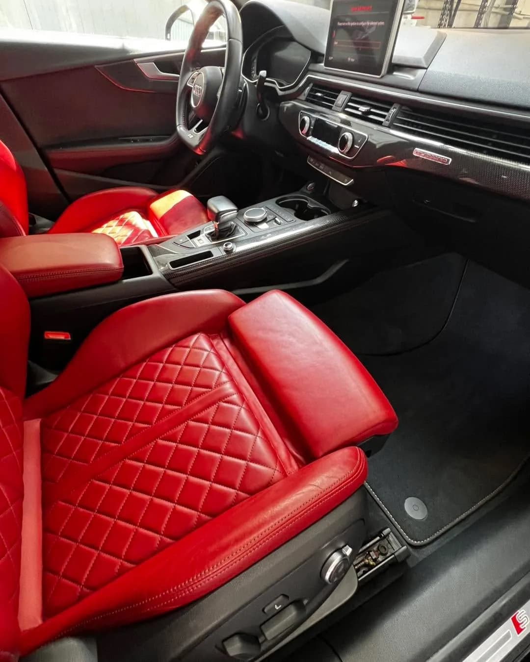Кадър 3 от 9: Audi с подготвен интериор