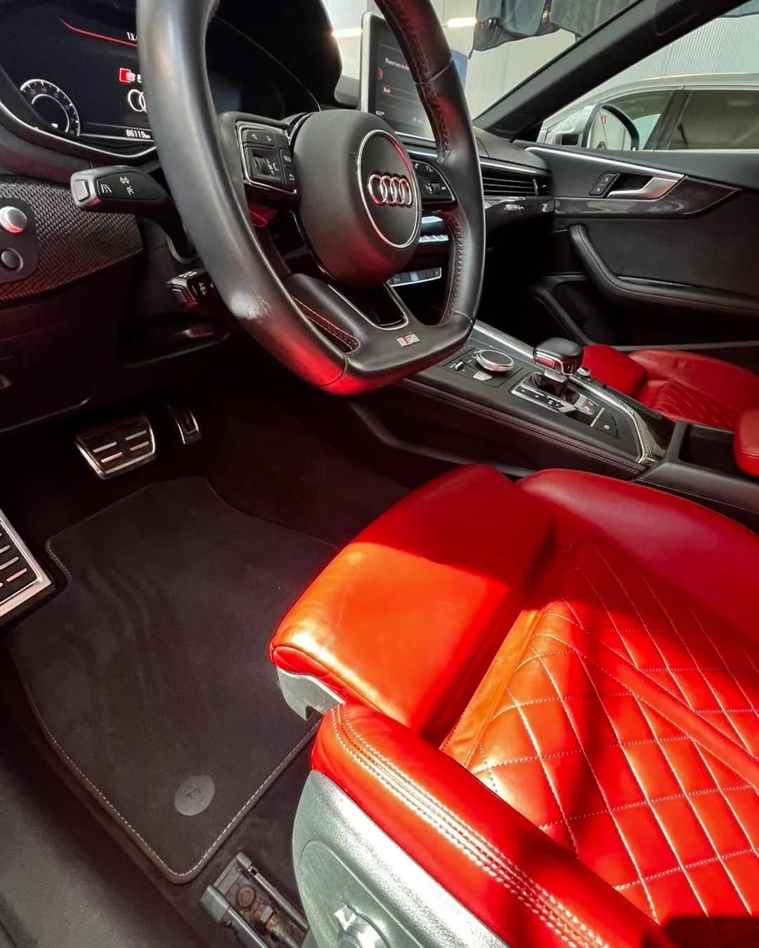 Кадър 8 от 9: Audi с подготвен интериор
