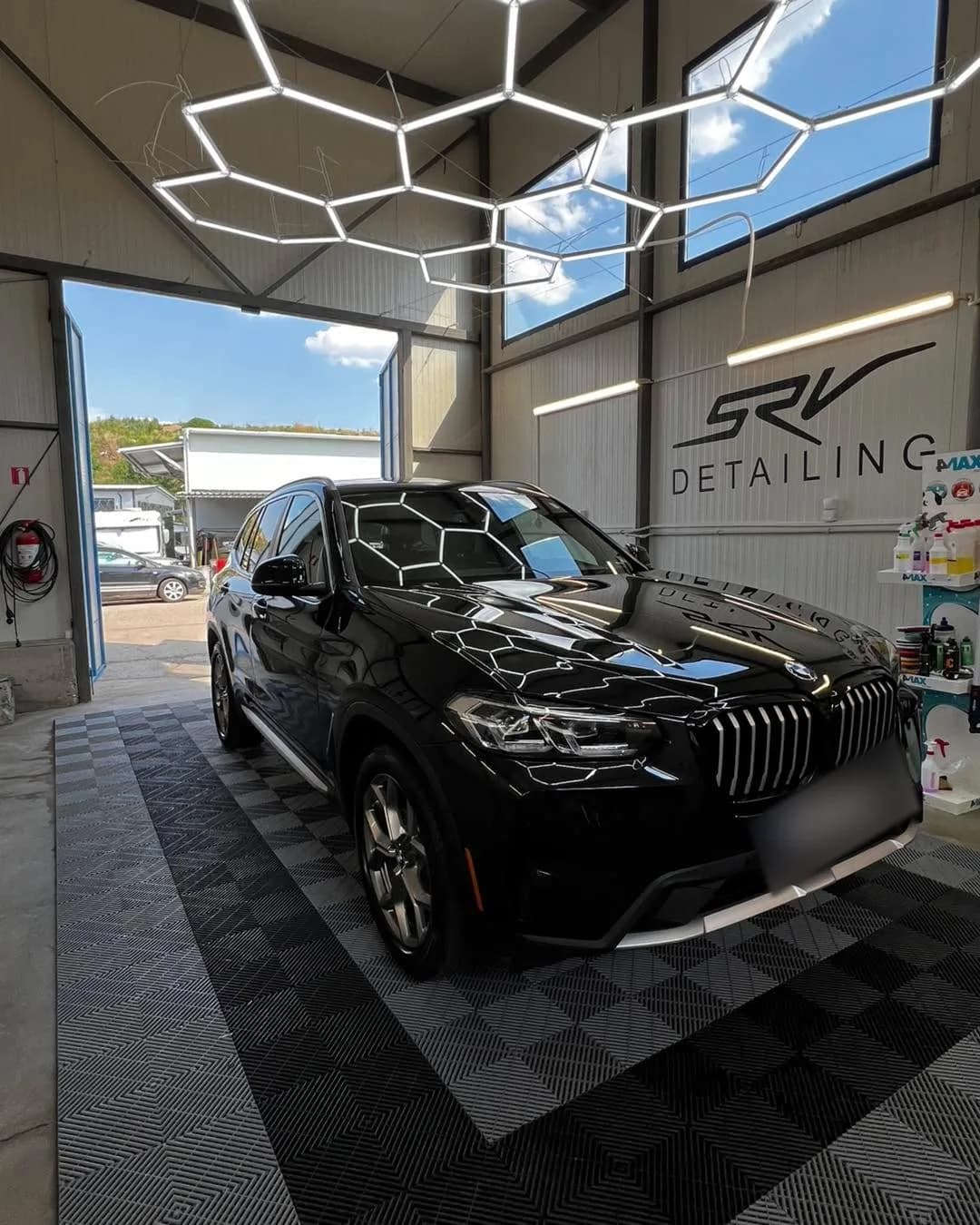 Кадър 6 от 8: BMW X3 защитен пакет
