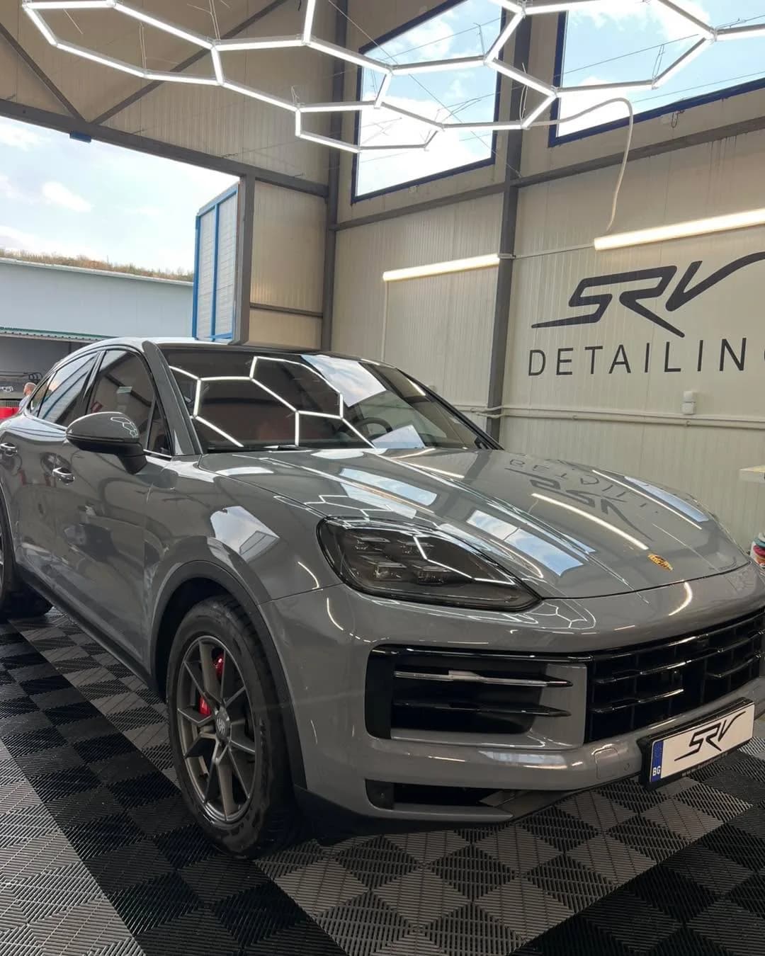 Кадър 7 от 10: Porsche Cayenne