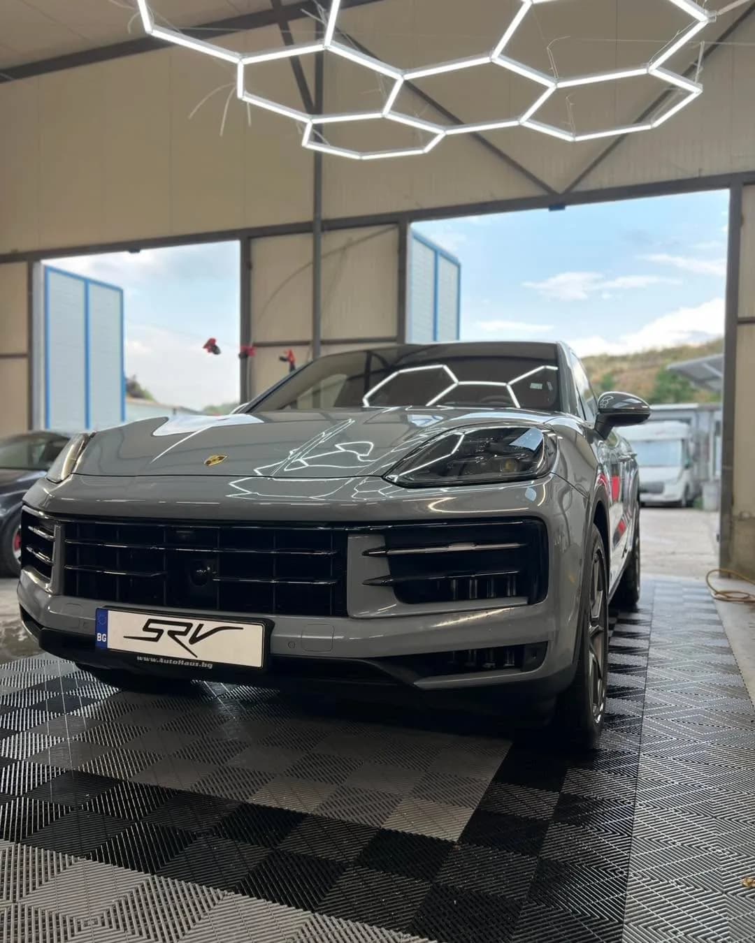 Кадър 8 от 10: Porsche Cayenne