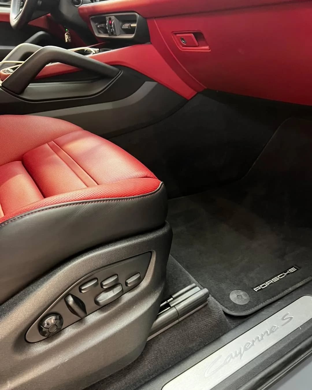 Кадър 9 от 10: Porsche Cayenne