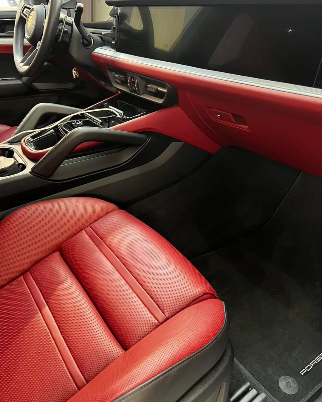 Кадър 6 от 10: Porsche Cayenne