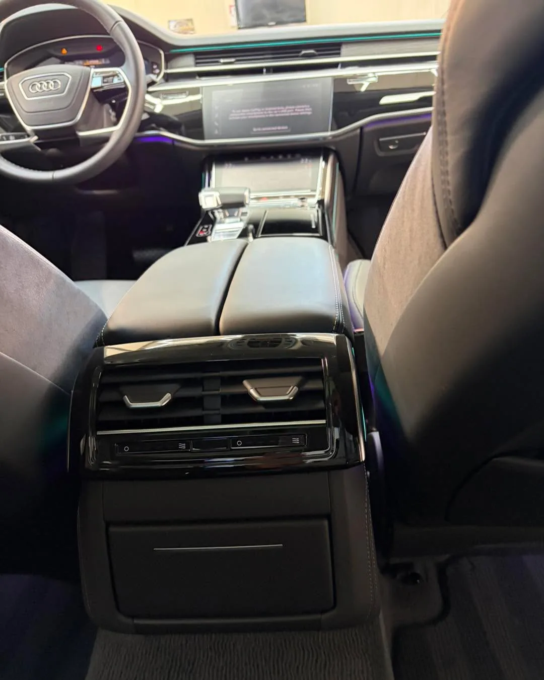 Кадър 15 от 20: Audi A8