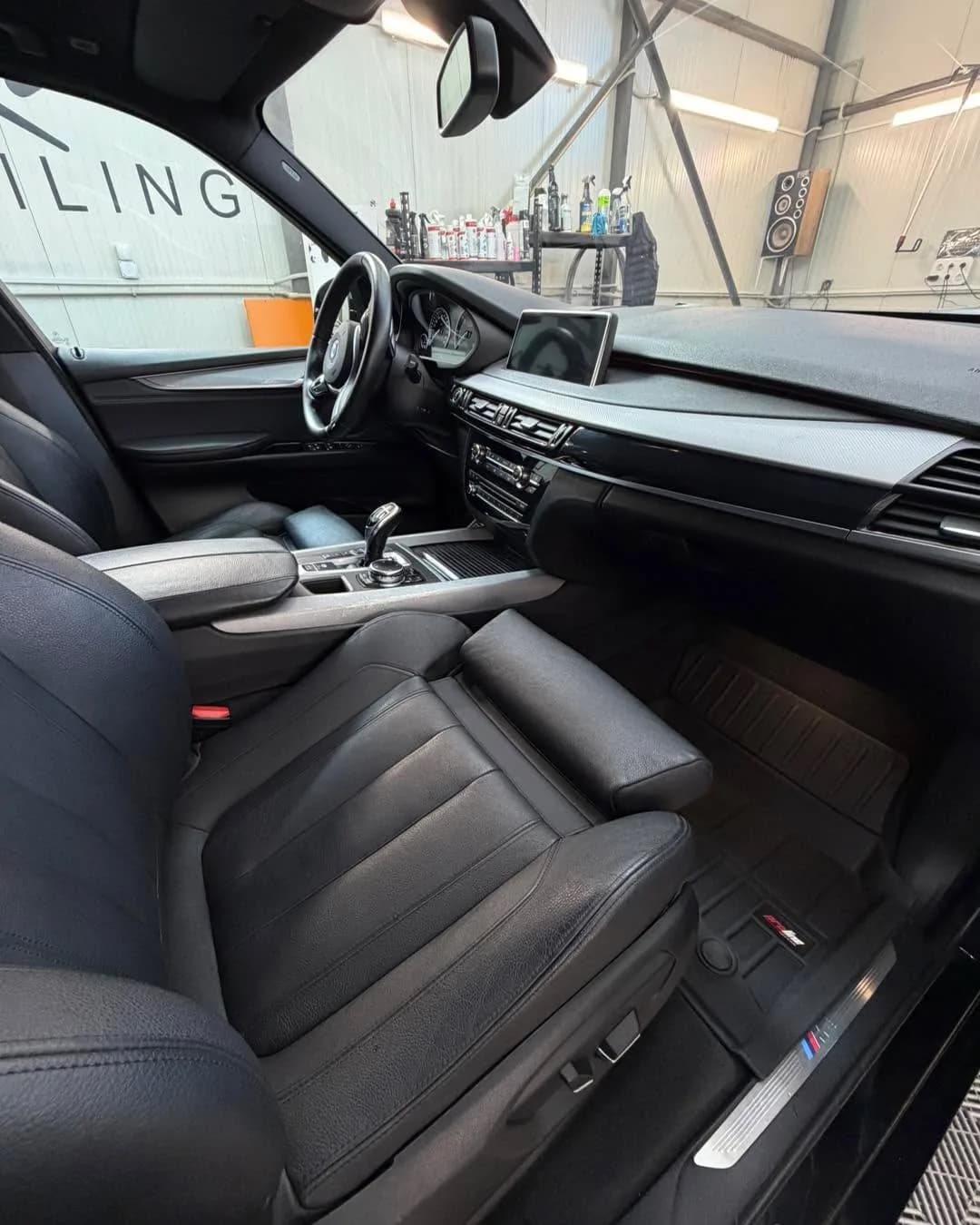 Кадър 8 от 10: BMW X5 M