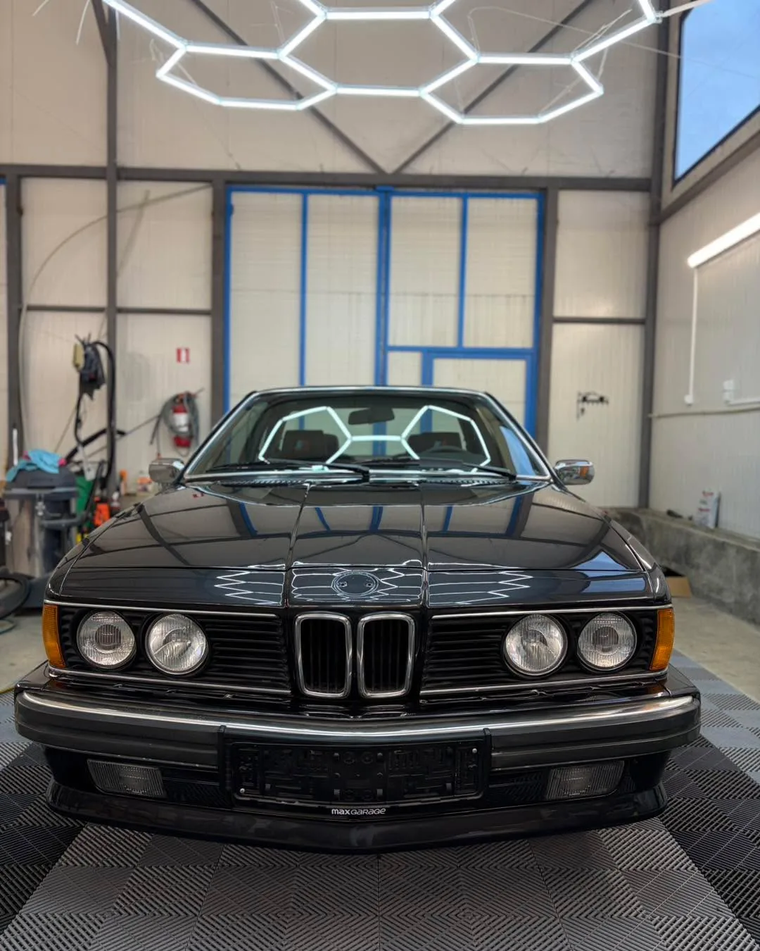 Кадър 3 от 10: BMW 635 CSi