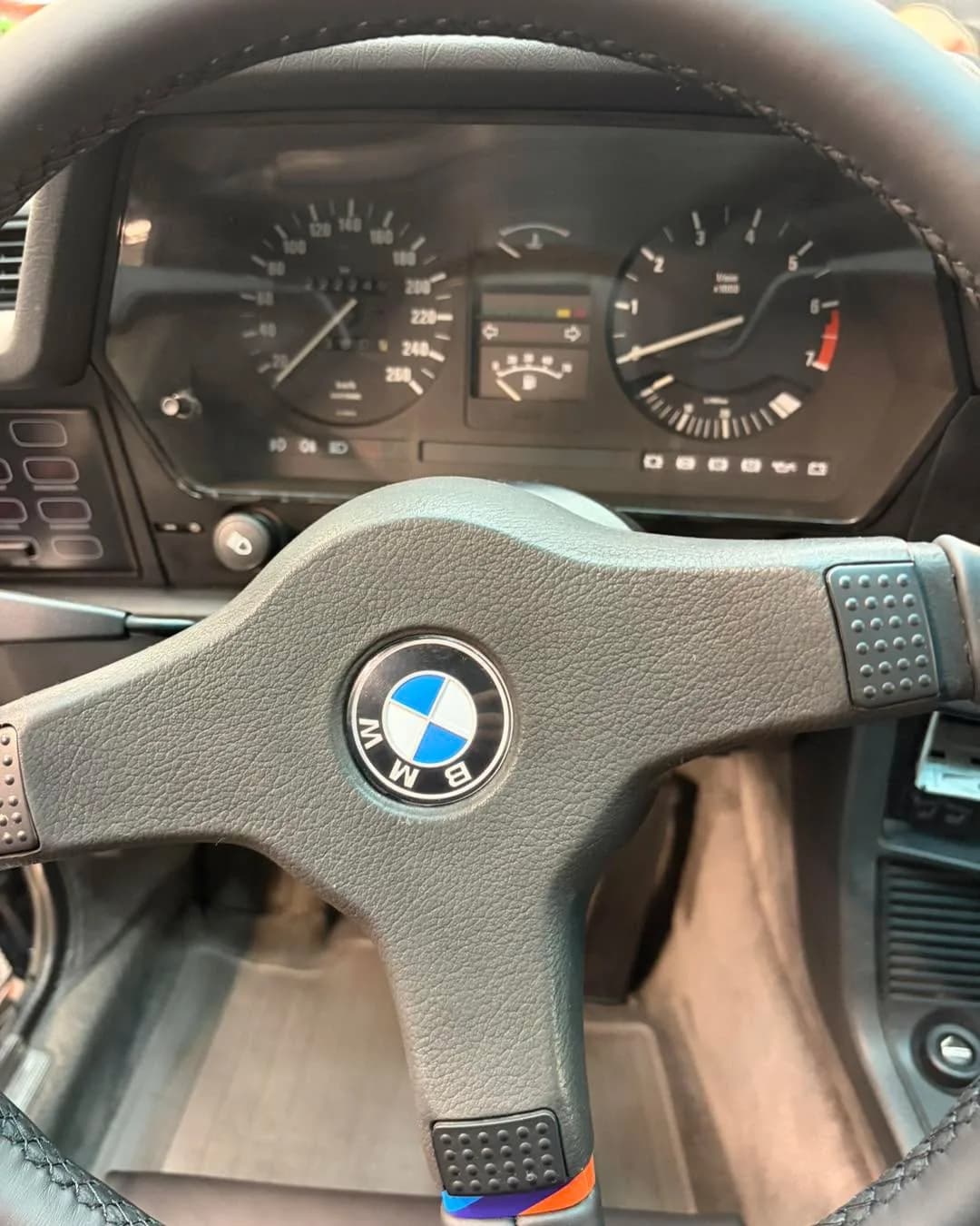 Кадър 8 от 10: BMW 635 CSi