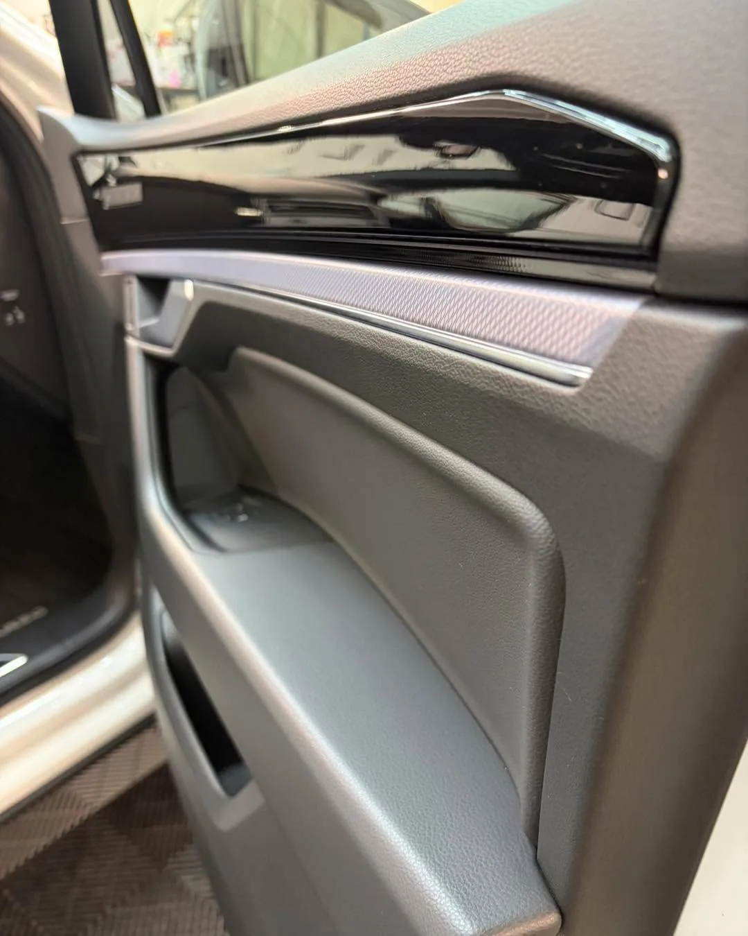 Кадър 8 от 10: Volkswagen Touran R-Line