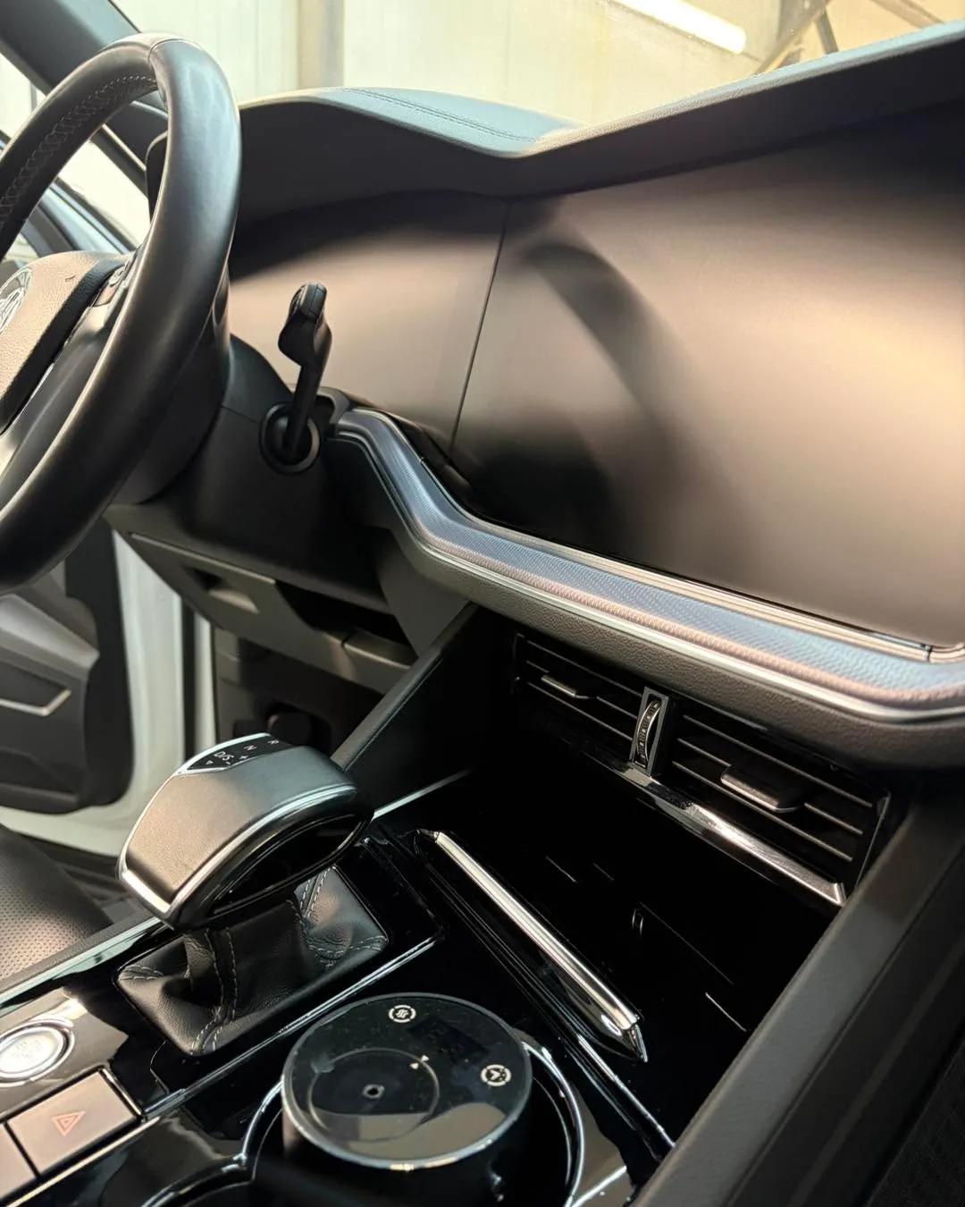Кадър 4 от 10: Volkswagen Touran R-Line
