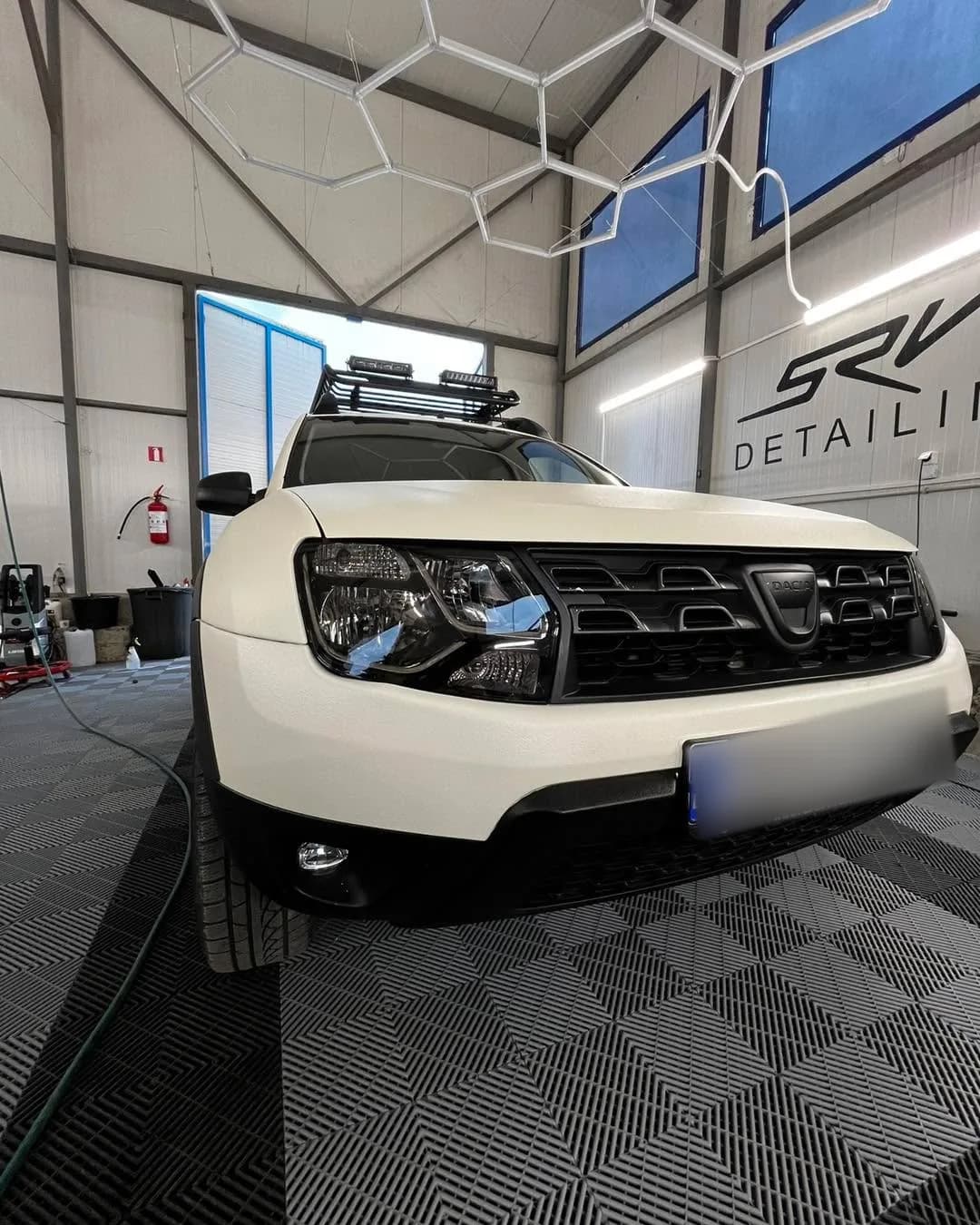 Кадър на Тониране на фарове и стъкла от реален проект на SRV Detailing