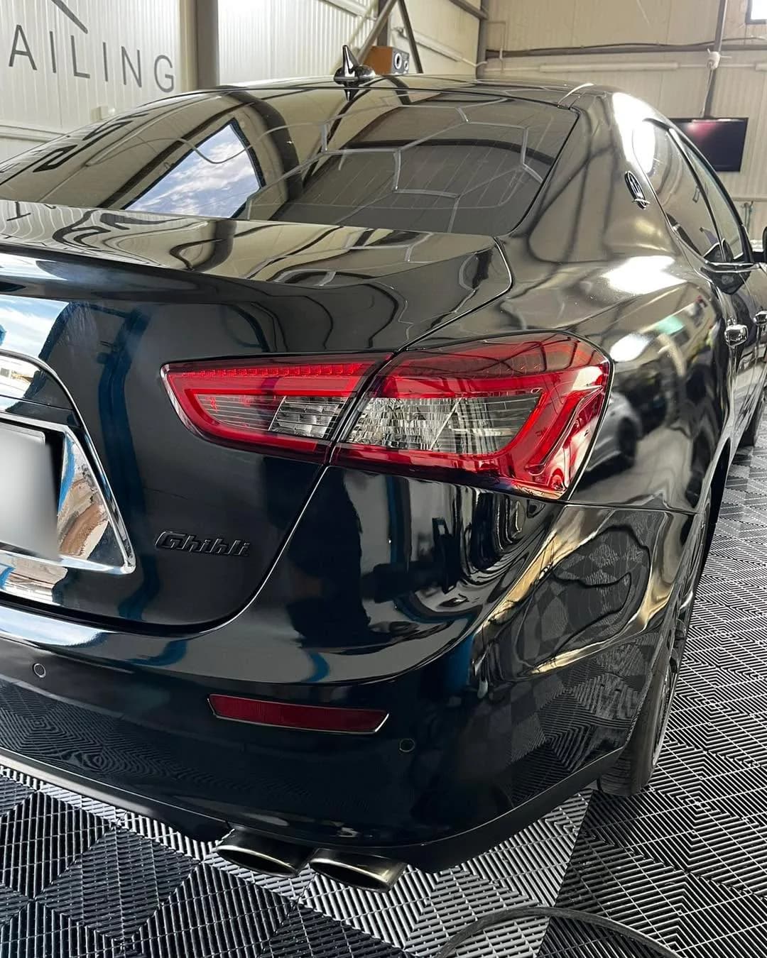 Кадър 9 от 10: Maserati