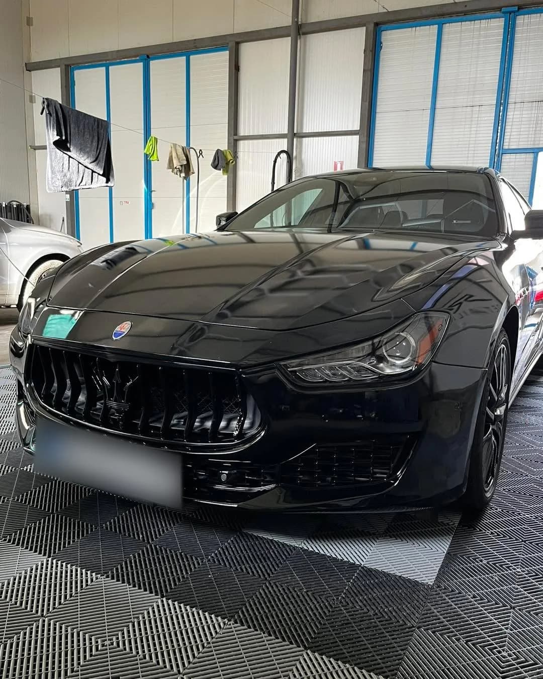 Кадър 8 от 10: Maserati