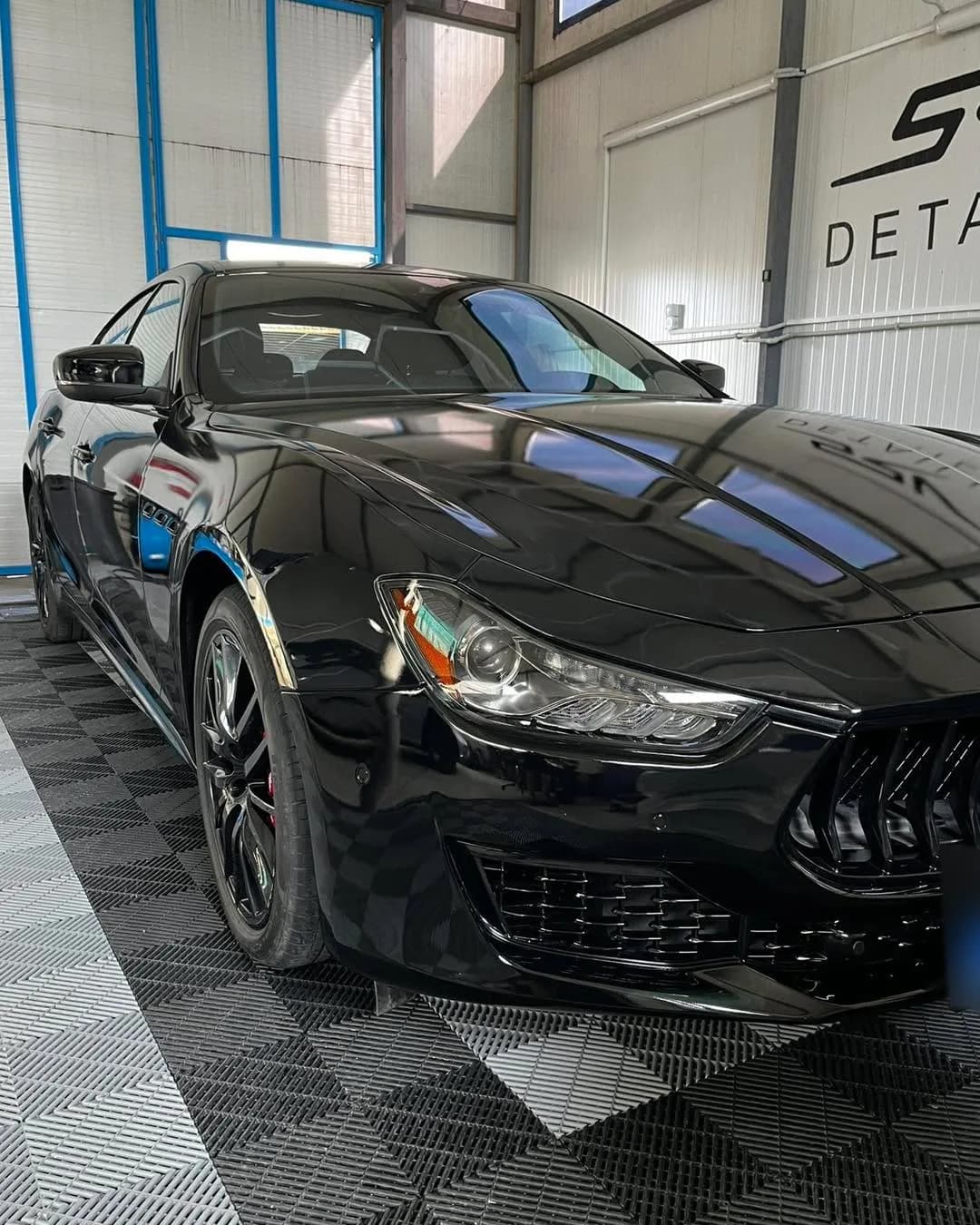 Кадър 10 от 10: Maserati