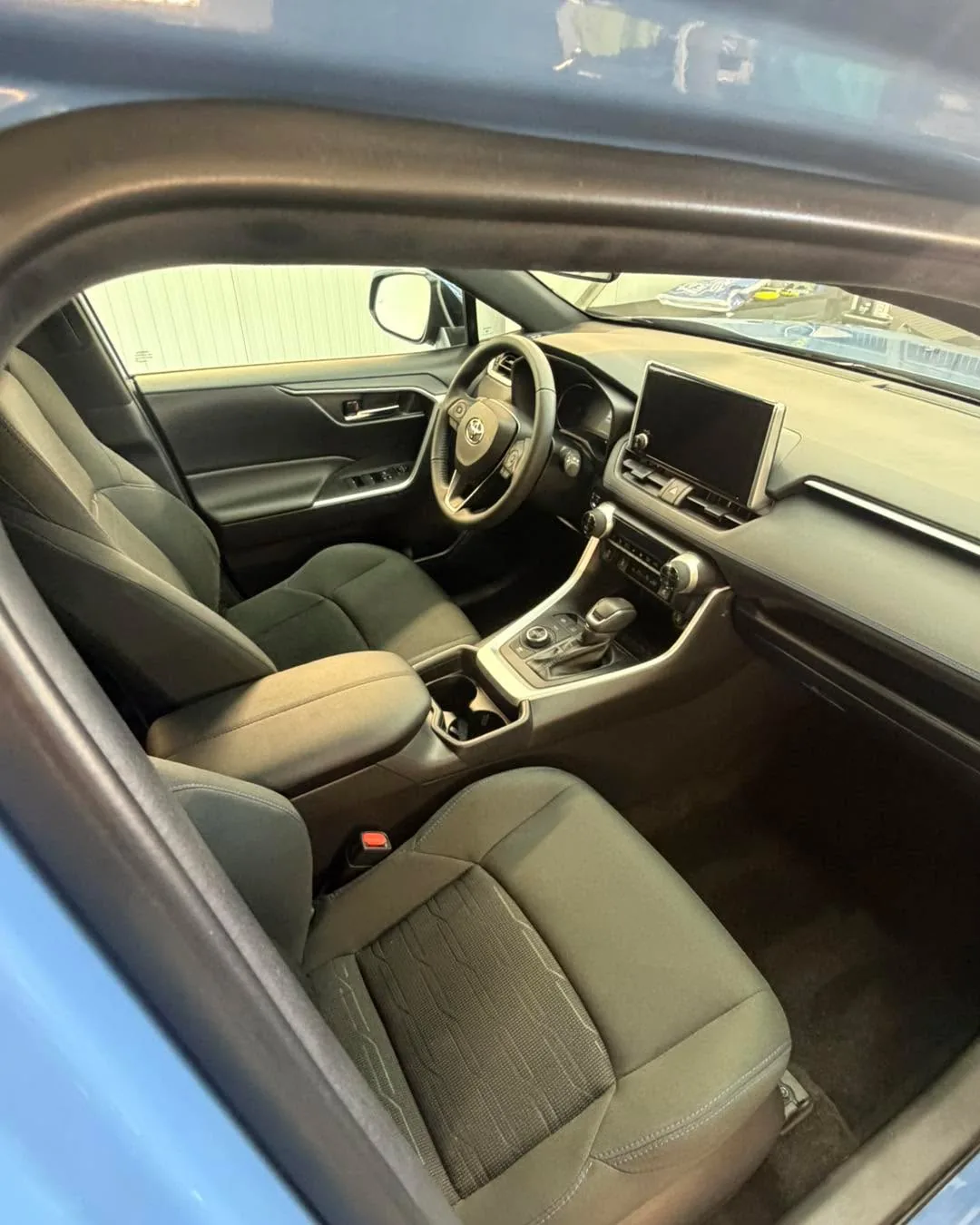 Кадър 6 от 8: Toyota RAV4