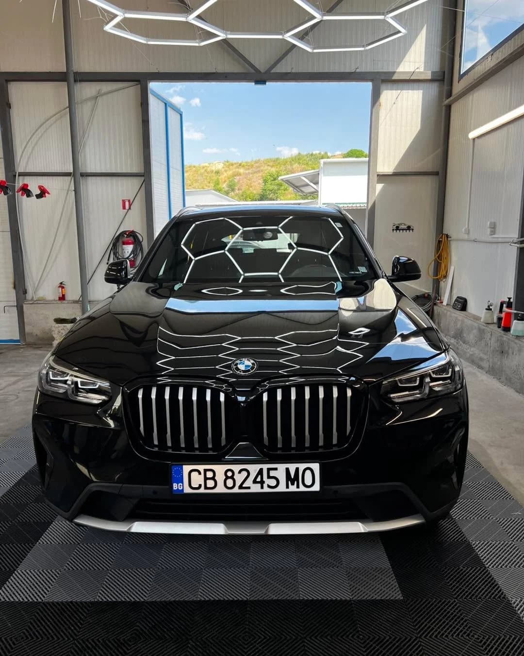 BMW X3 след екстериорна и интериорна защита, включително PPF върху фарове