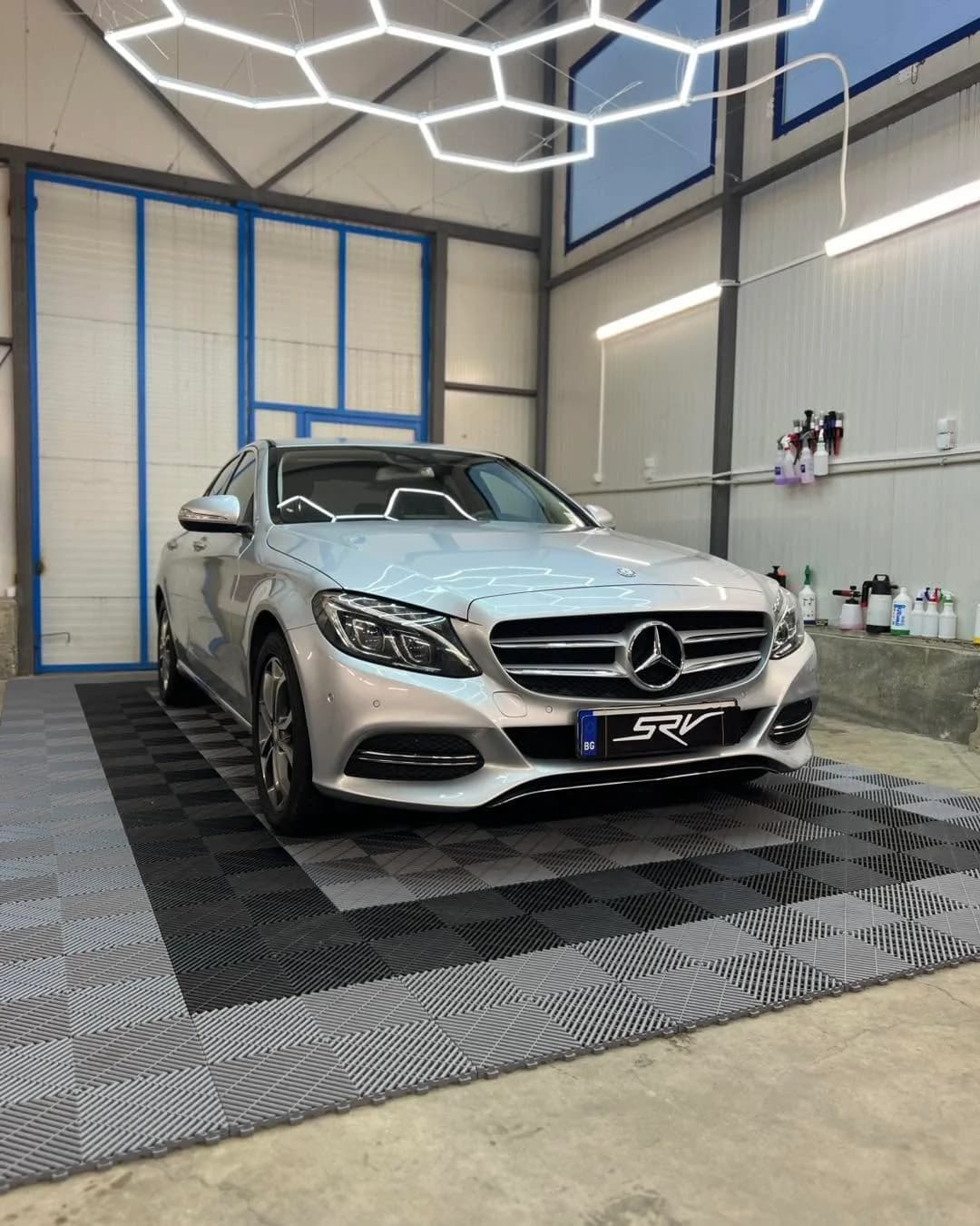 Кадър на Mercedes-Benz C220 от реален проект на SRV Detailing