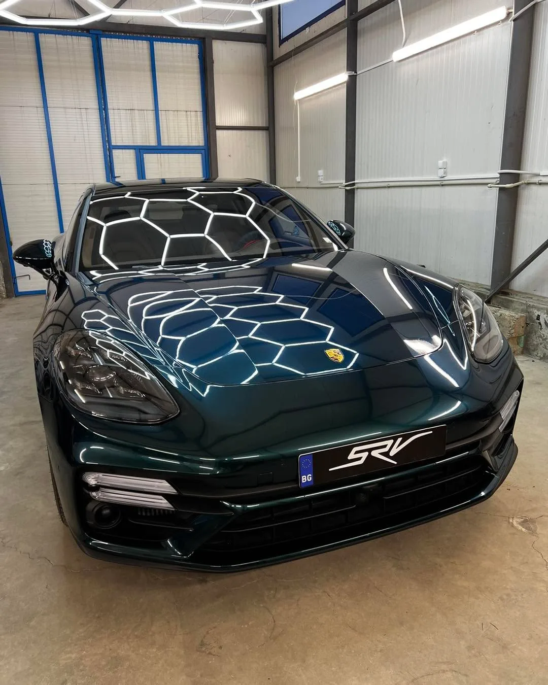 Кадър на Porsche Panamera от реален проект на SRV Detailing