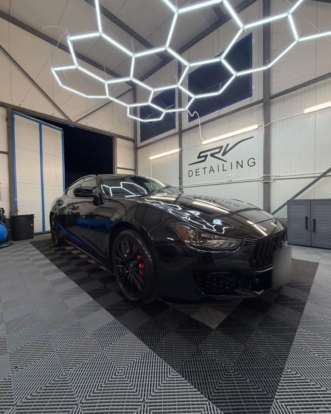 Кадър на Maserati от реален проект на SRV Detailing